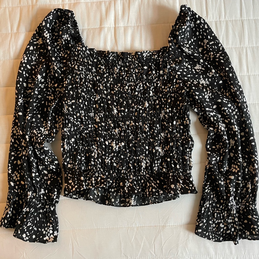 A New Day smocked blouse women’s M black abstract